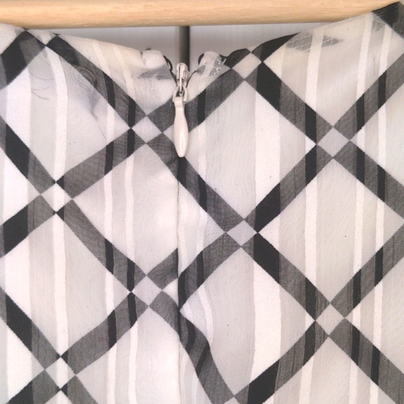 Black and White Check Pattern Dress - Picture 7 of 8